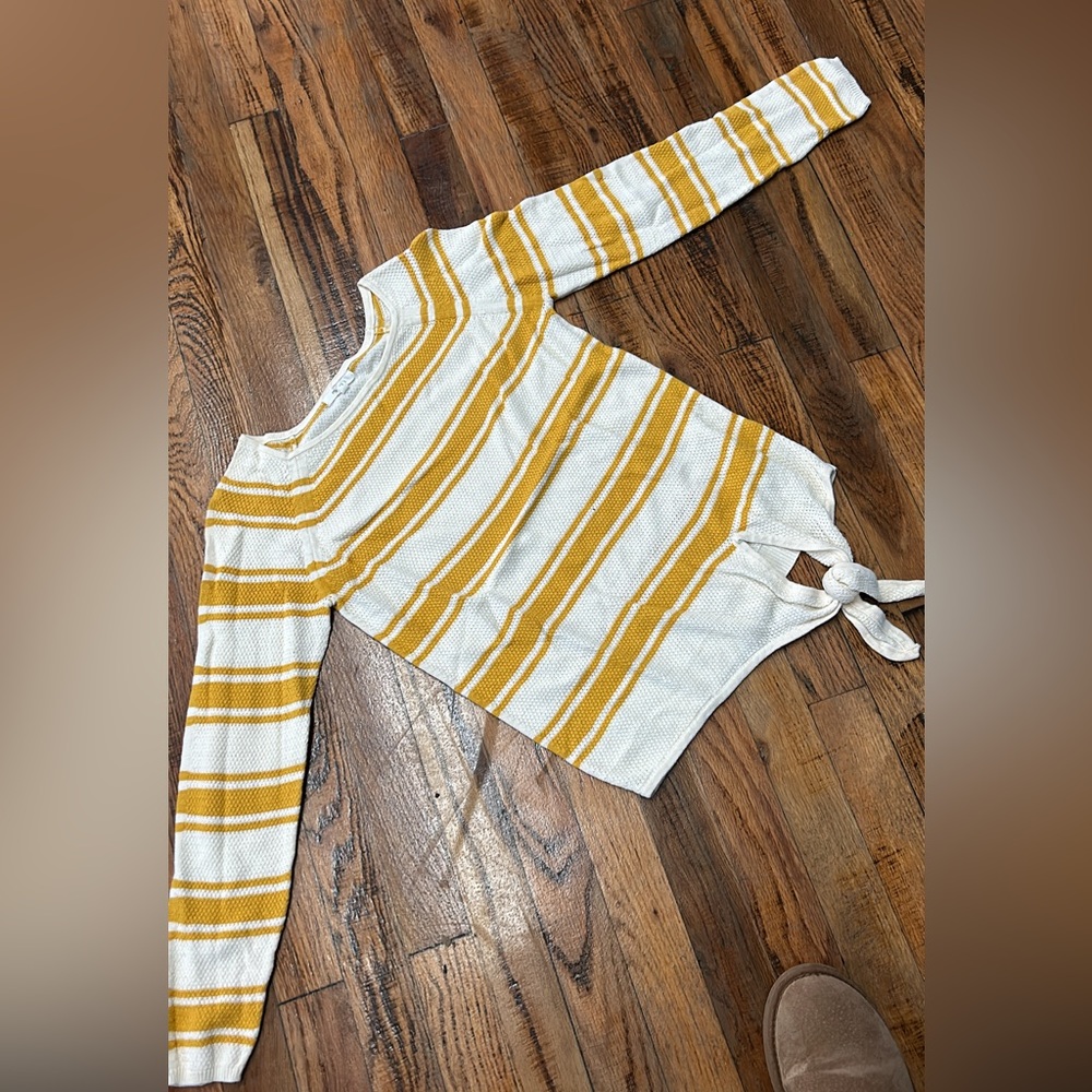 Maurice’s XS sweater